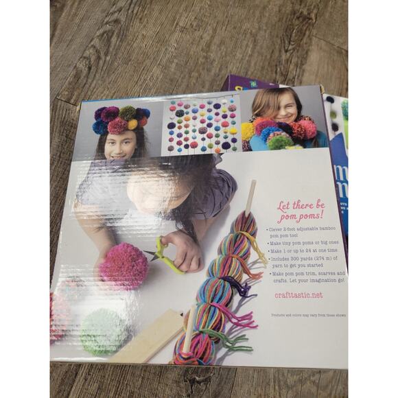 Craft-tastic Pom Kit DIY Craft Girls New In Box Lot of 2 - Picture 3 of 3